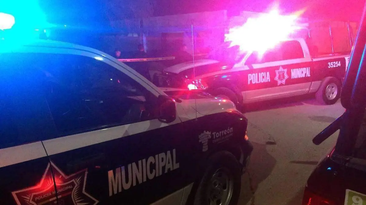 policías Torreón noche